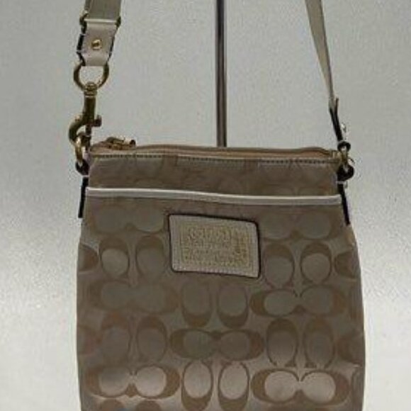 Coach Poppy Signature Crossbody - Picture 2 of 7
